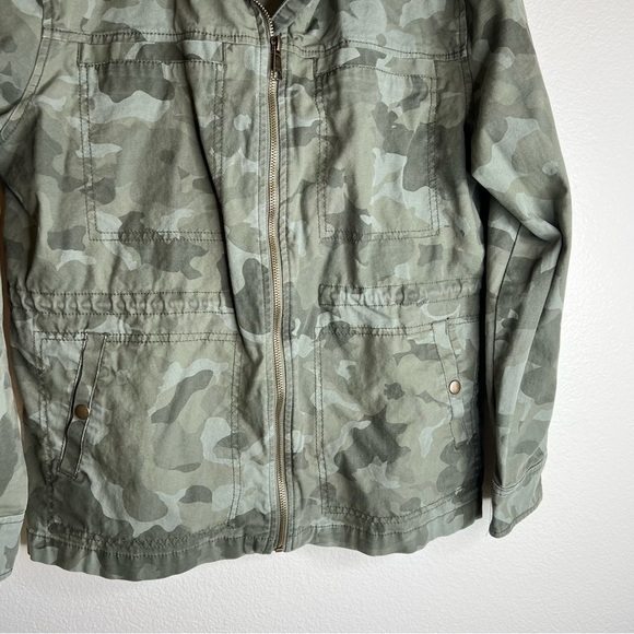 Old Navy Camo Jacket Medium - Picture 3 of 4